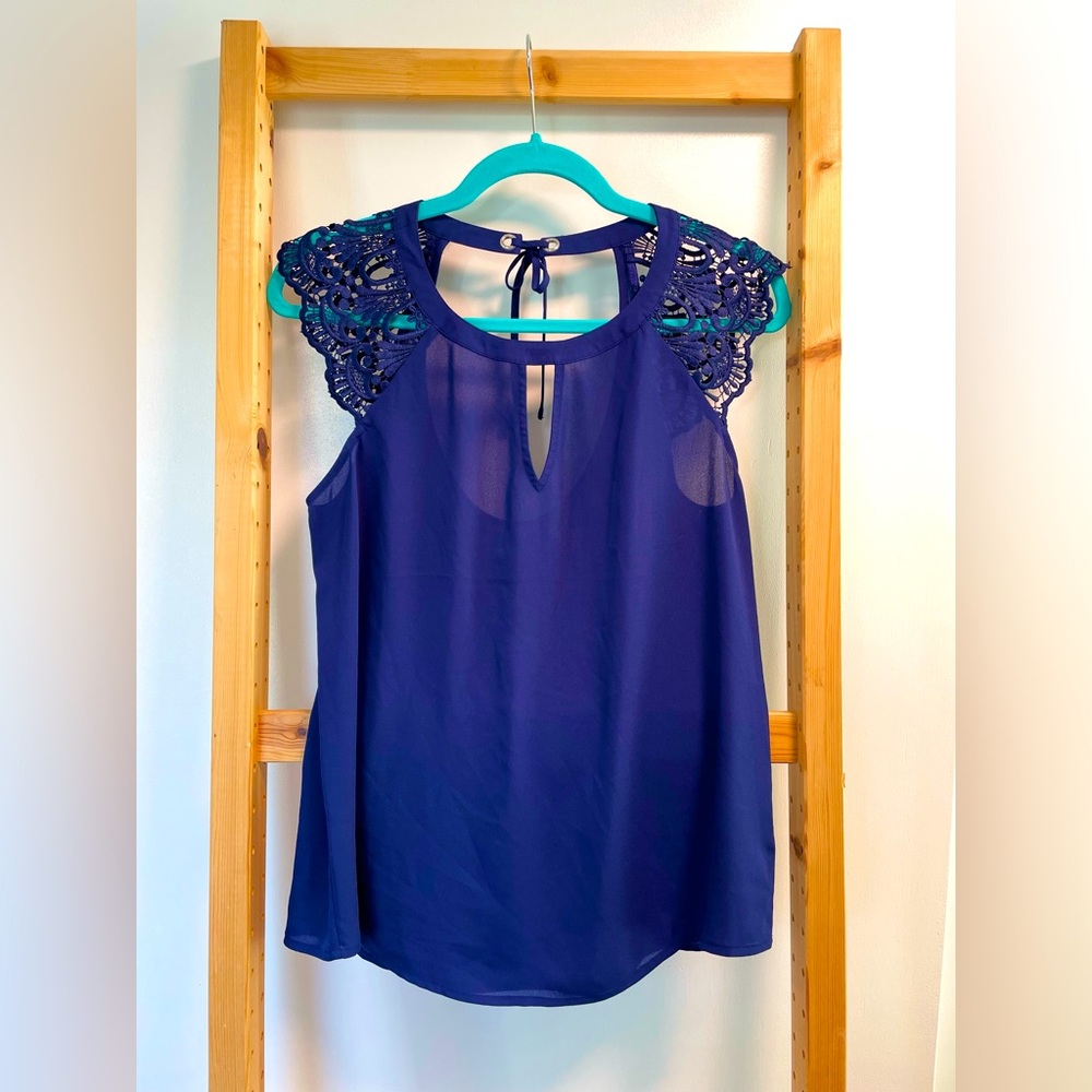 🌸NWT-Lace Navy Blue Blouse - EXPRESS Size S